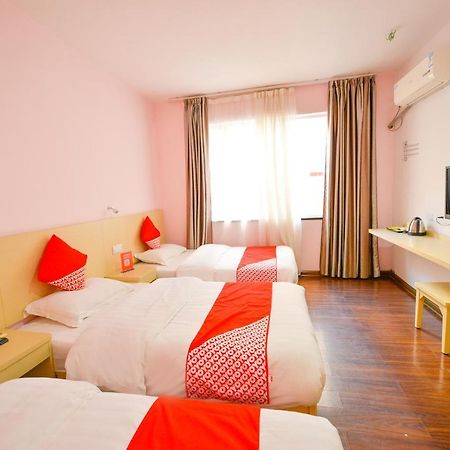 Guilin 68° Hotel North Railway Station Branch Bagian luar foto