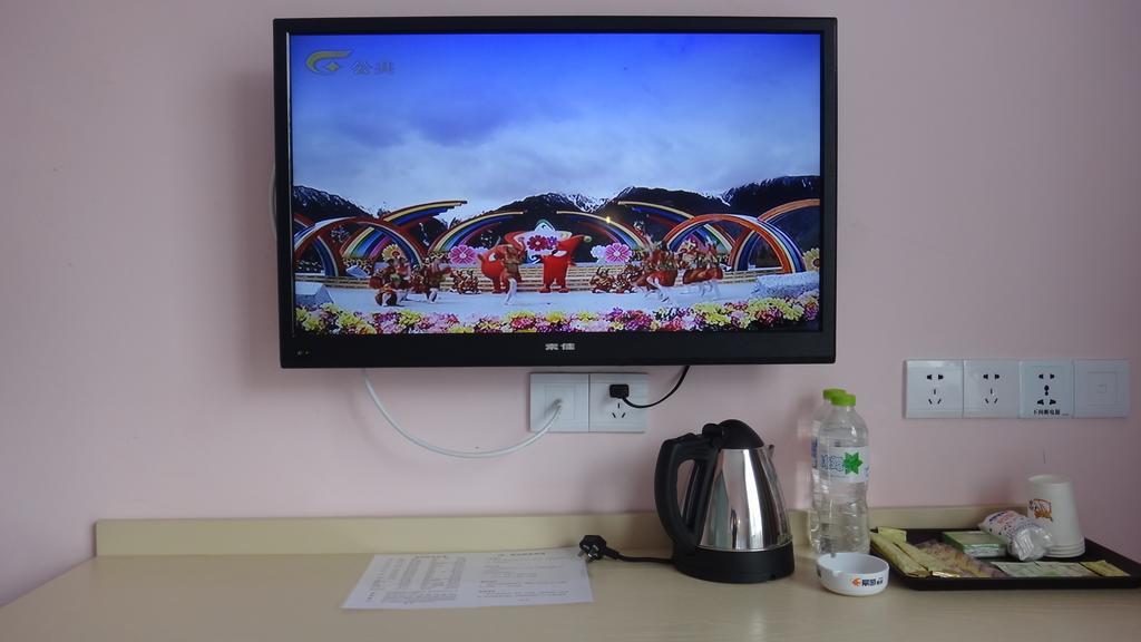 Guilin 68° Hotel North Railway Station Branch Bagian luar foto