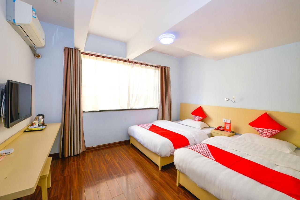 Guilin 68° Hotel North Railway Station Branch Bagian luar foto