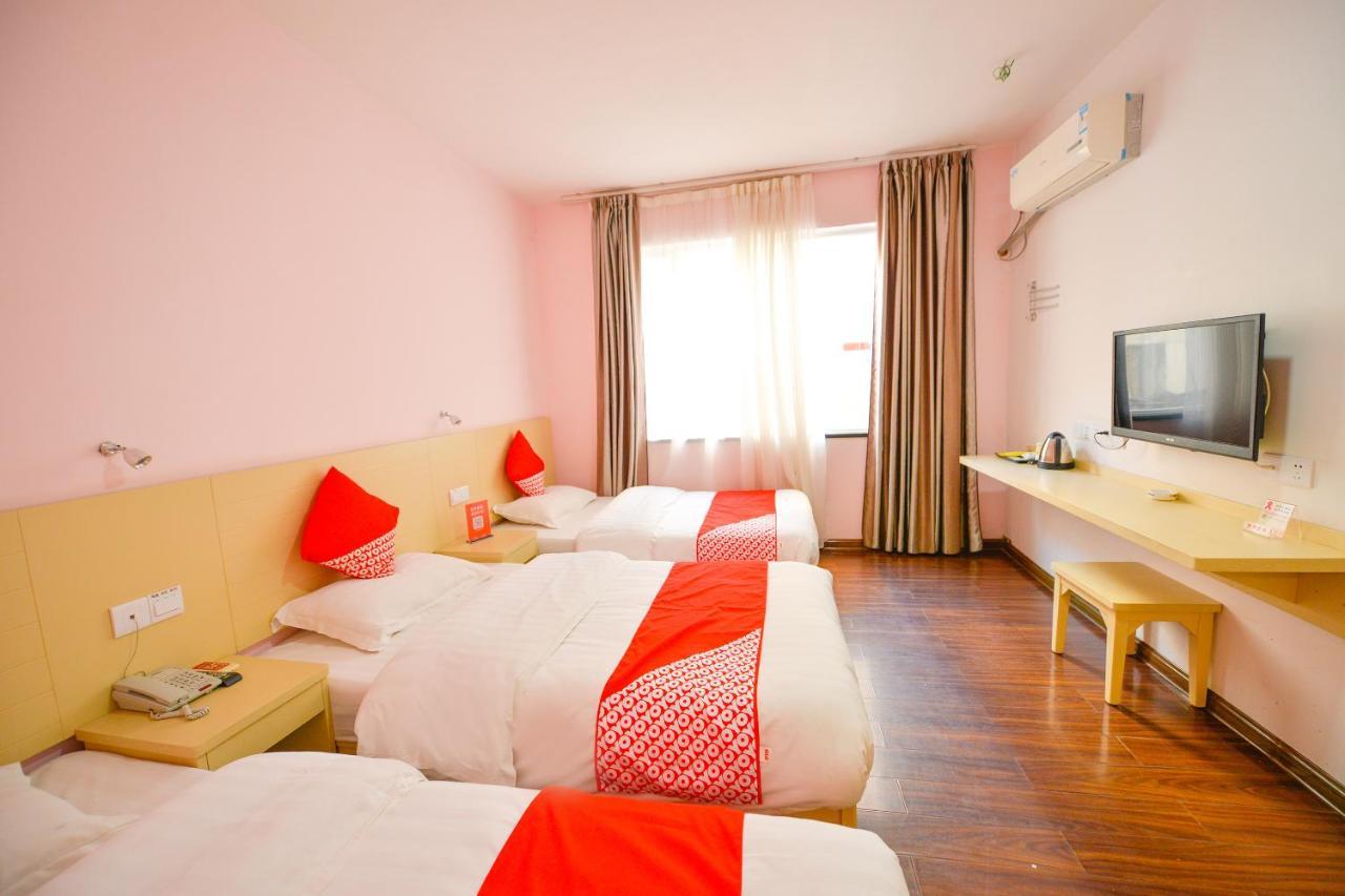 Guilin 68° Hotel North Railway Station Branch Bagian luar foto